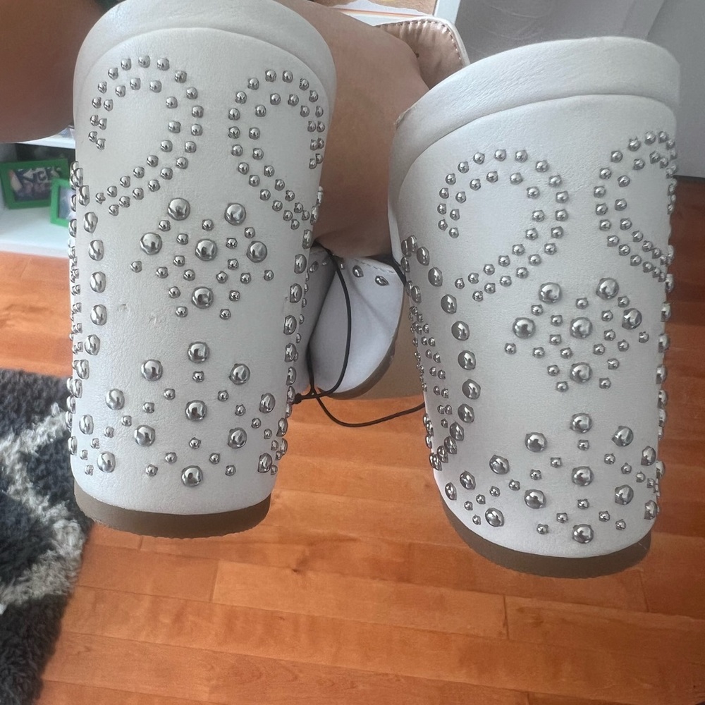 Express Heeled Open Toe Clogs - Picture 3 of 3
